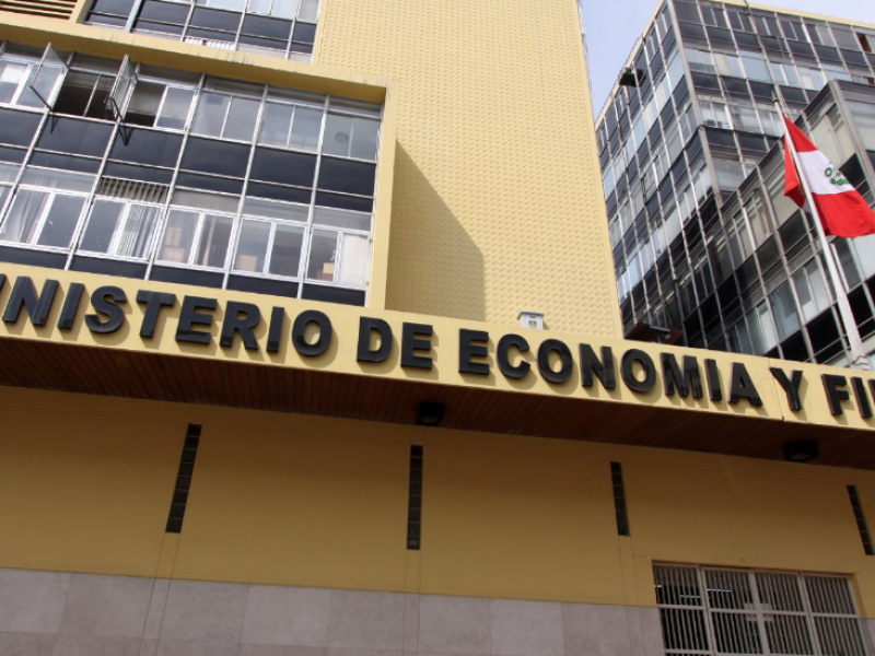 El desmadre, las exportaciones y el tipo de cambio; por Carlos E. Paredes